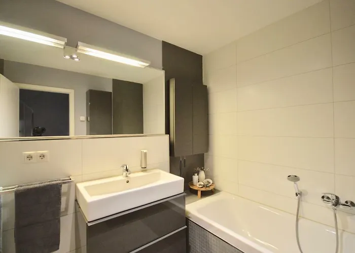 Urbaner Lifestyle Im Klimaneutralen Effizienzhaus Hamburg